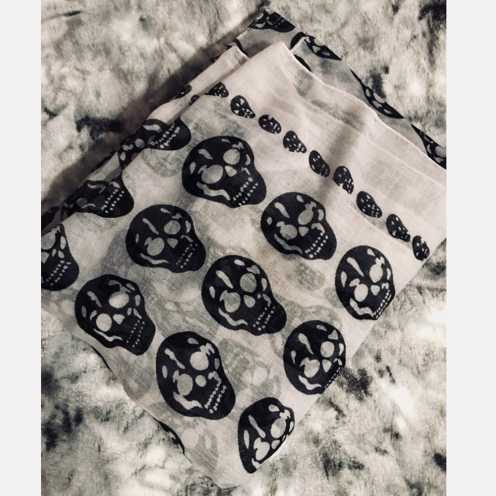 Skull Scarf
